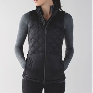 Lululemon down for a run vest EUC black size 4